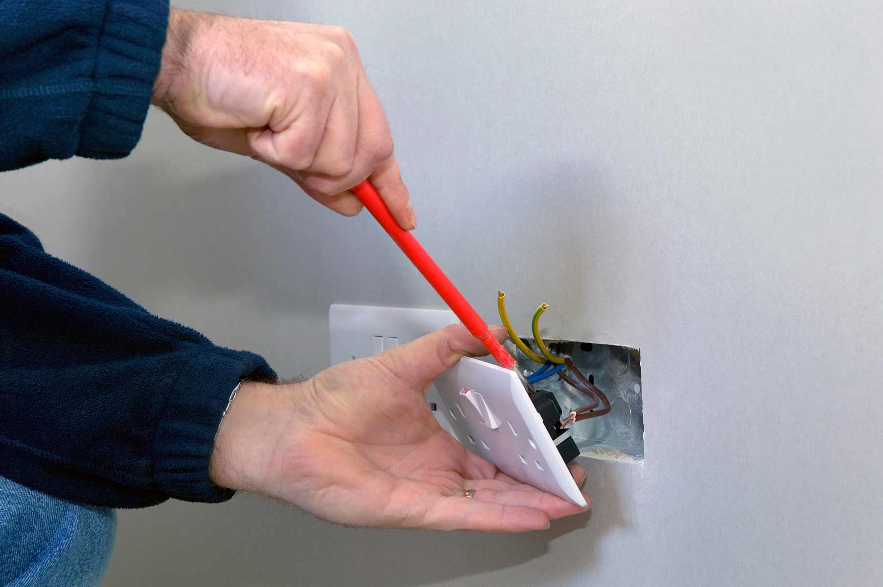 Our electricians can install plug sockets for domestic and commercial proeprties in Cottingham and the local area. 